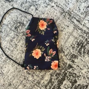 Triangl neoprene drawstring bag